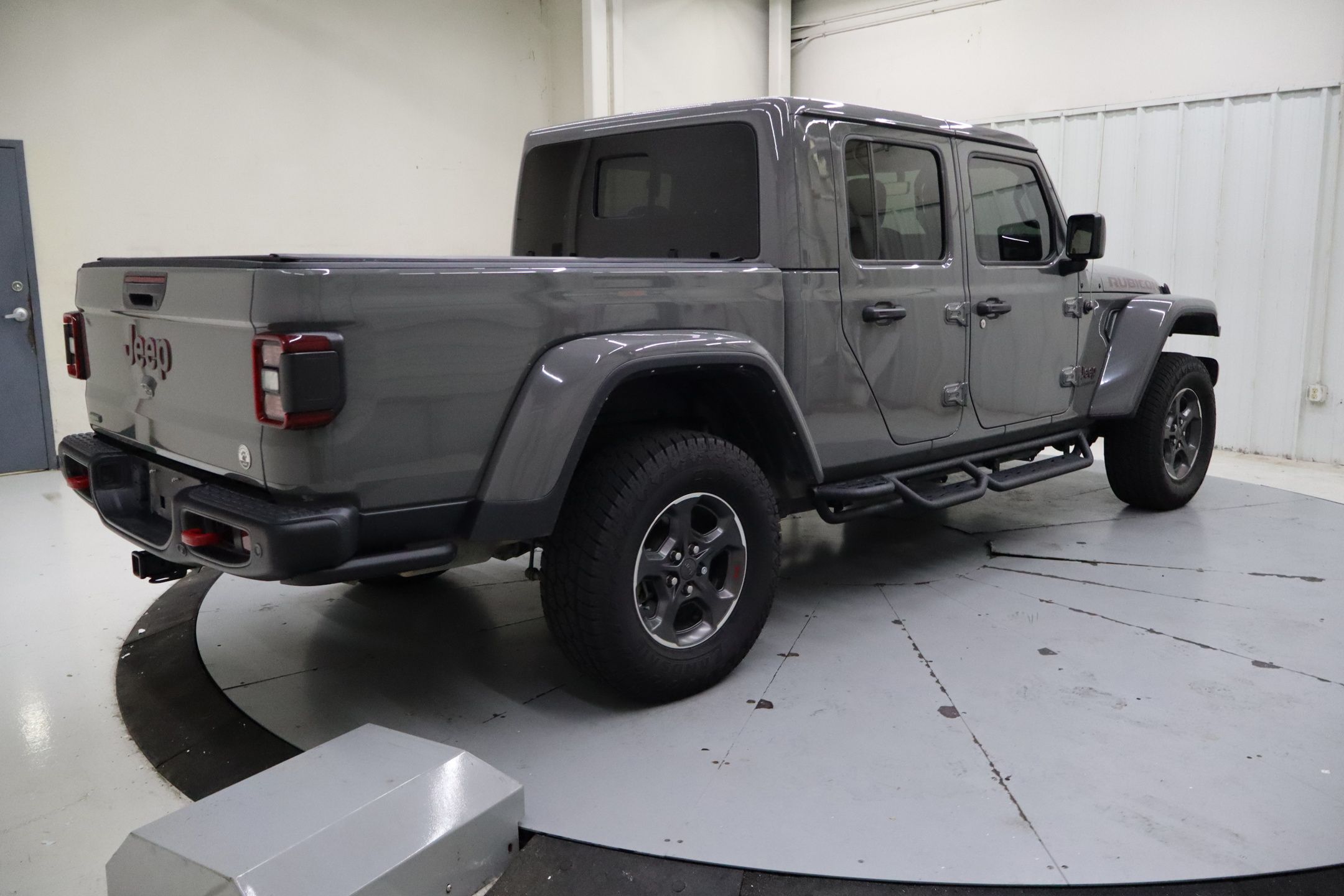 2021 Jeep Gladiator Rubicon photo 2