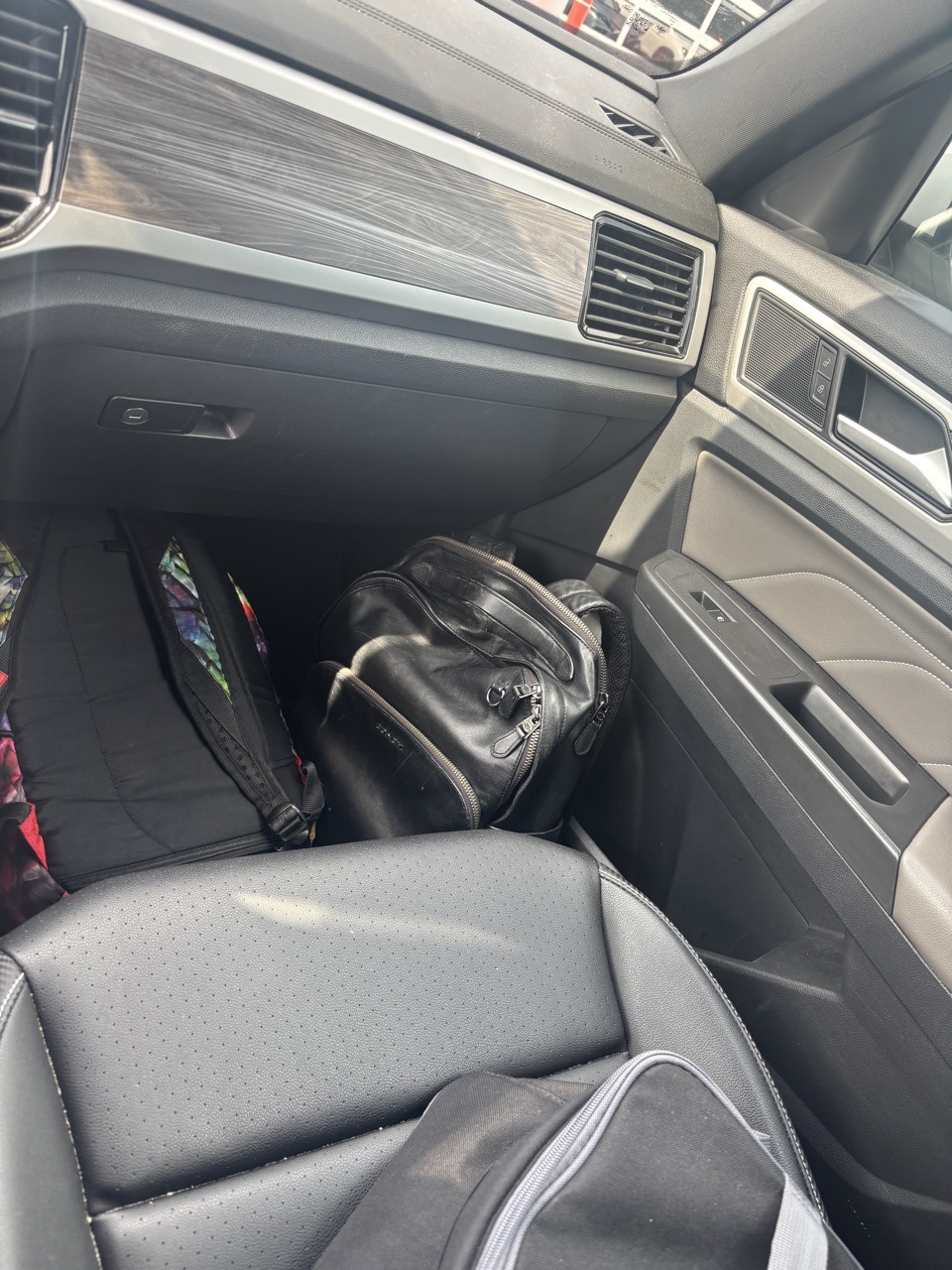 2023 Volkswagen Atlas Cross Sport V6 SE Technology photo 11