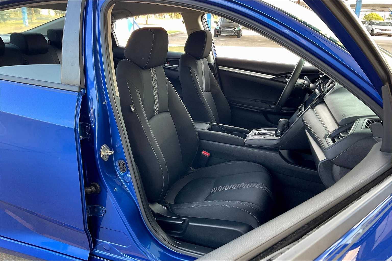 2019 Honda Civic LX photo 8