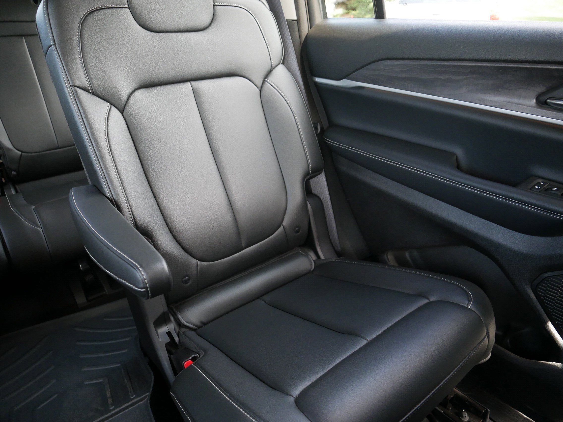2023 Jeep Grand Cherokee Limited photo 13