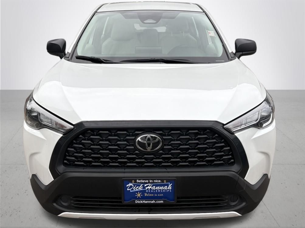 2023 Toyota Corolla Cross L photo 3