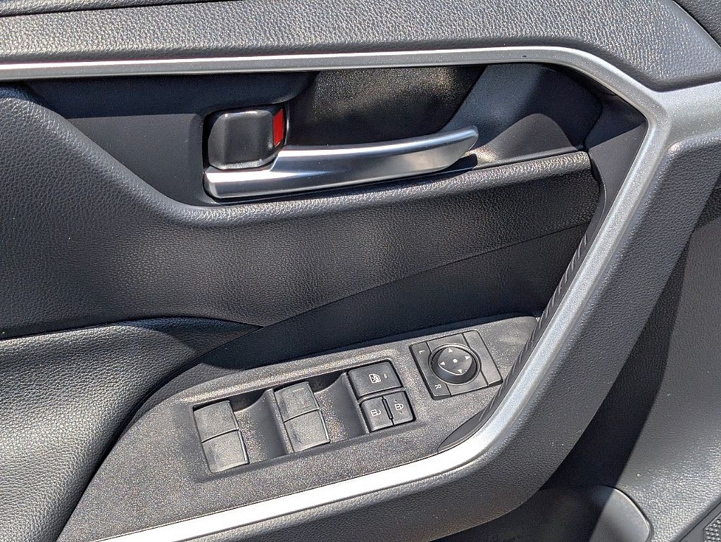 2024 Toyota RAV4 Prime SE photo 24