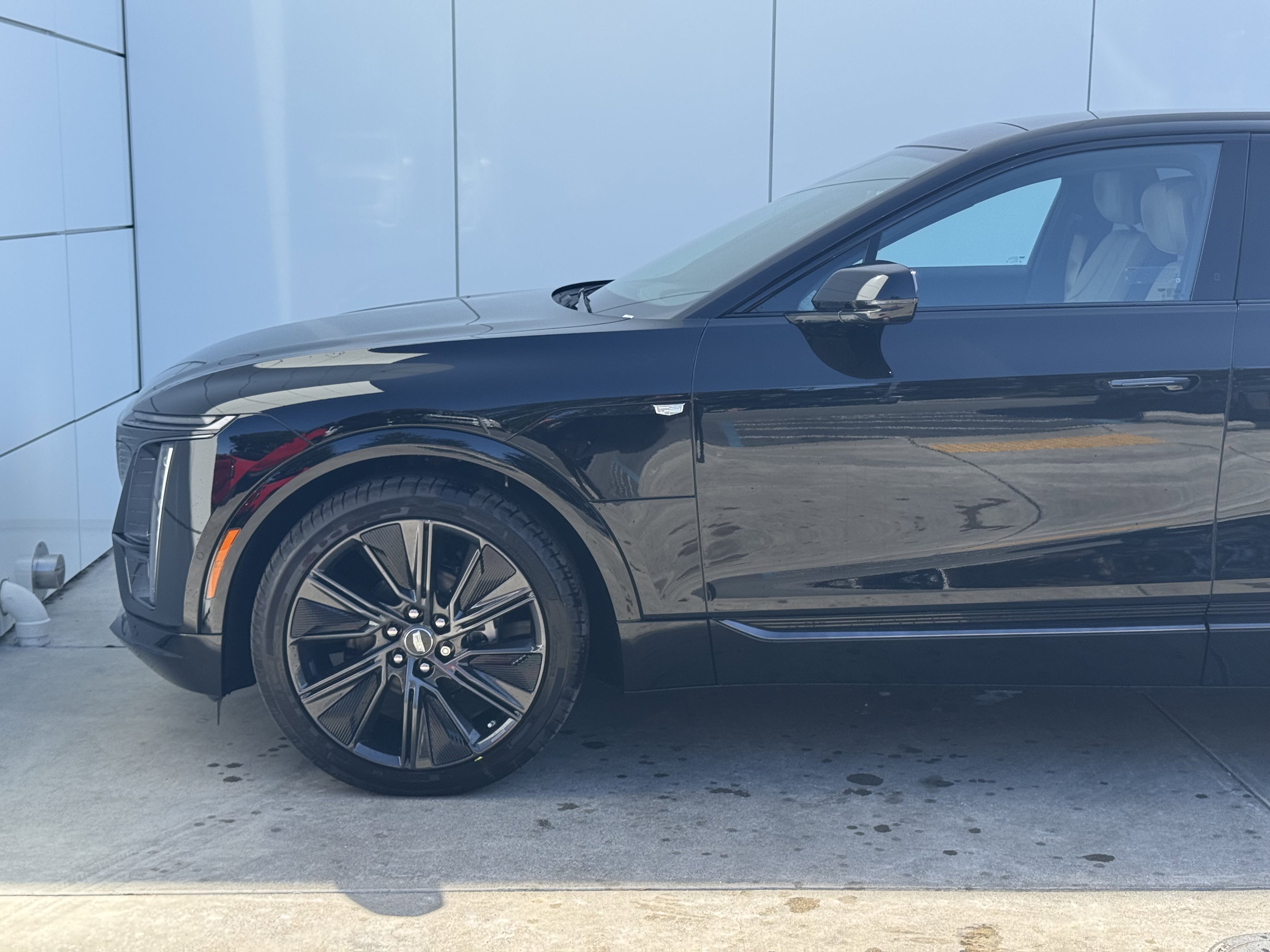 2025 Cadillac Lyriq Sport photo 3