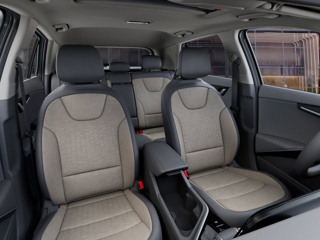 2025 Kia Niro SX Touring photo 13