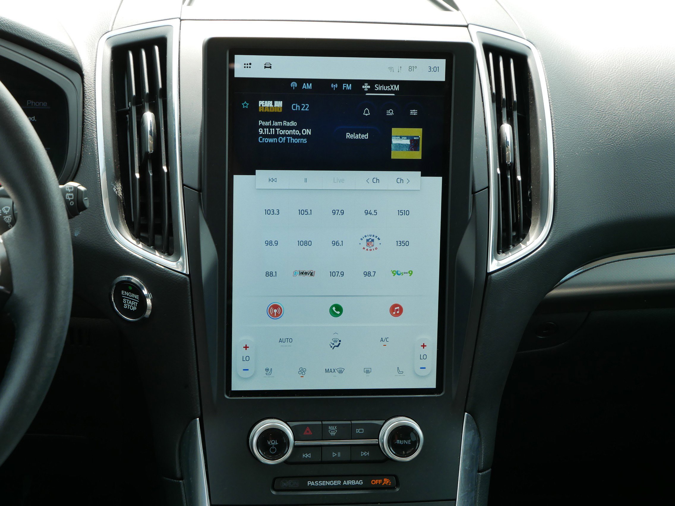 2024 Ford Edge Titanium photo 14