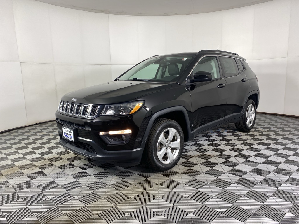 2019 Jeep Compass Latitude photo 2