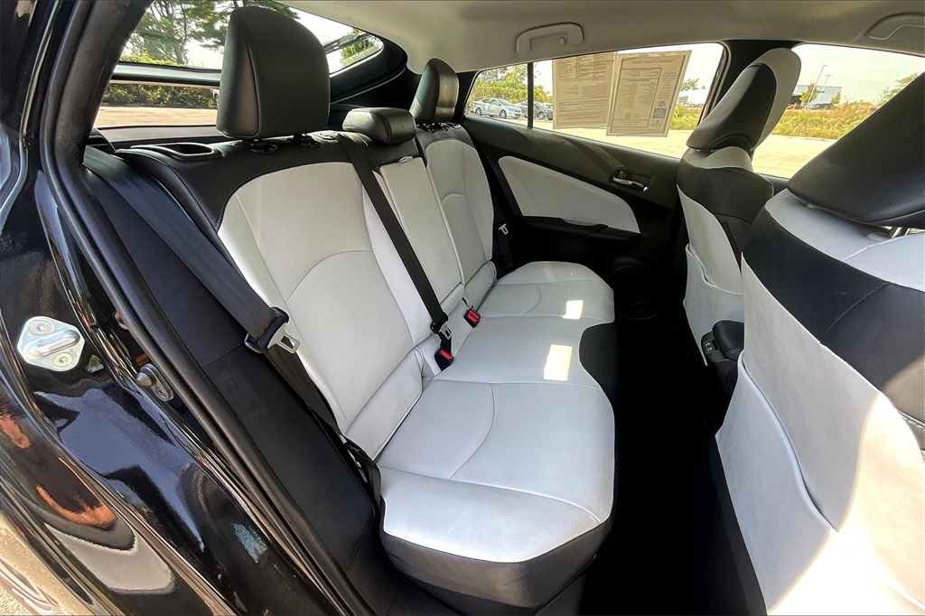 2021 Toyota Prius XLE AWD-e photo 24