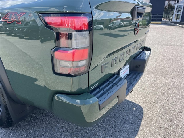 2022 Nissan Frontier PRO-4X photo 10