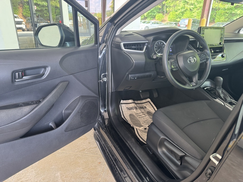 2022 Toyota Corolla LE photo 9