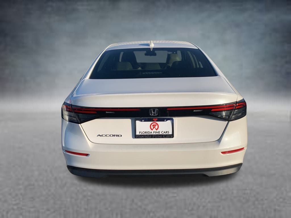 2023 Honda Accord LX photo 4