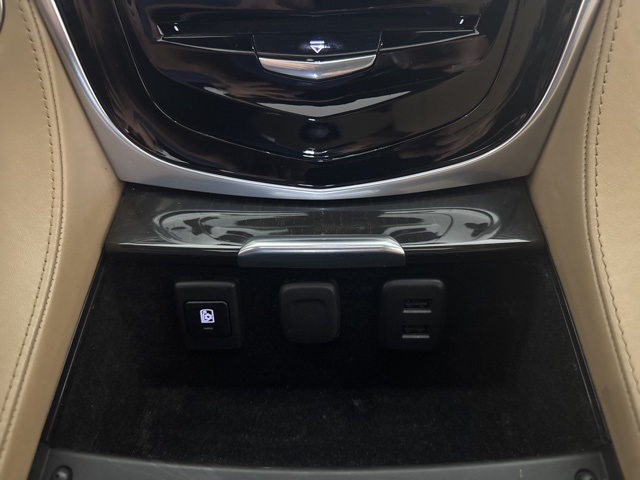 2020 Cadillac Escalade Platinum photo 17