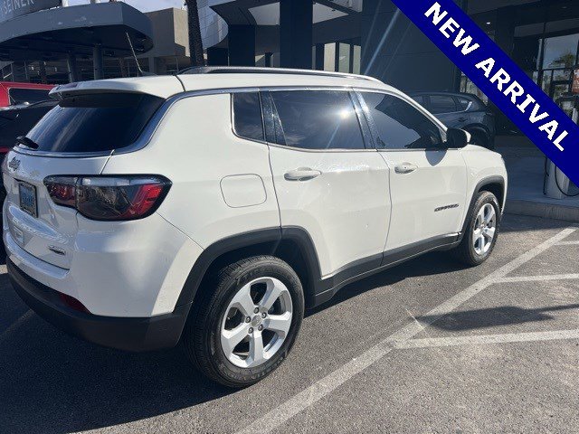 2021 Jeep Compass Latitude photo 2