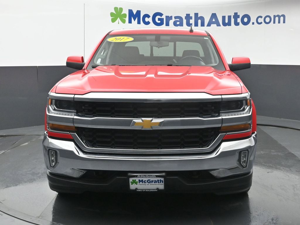 2017 Chevrolet Silverado 1500 LT photo 2