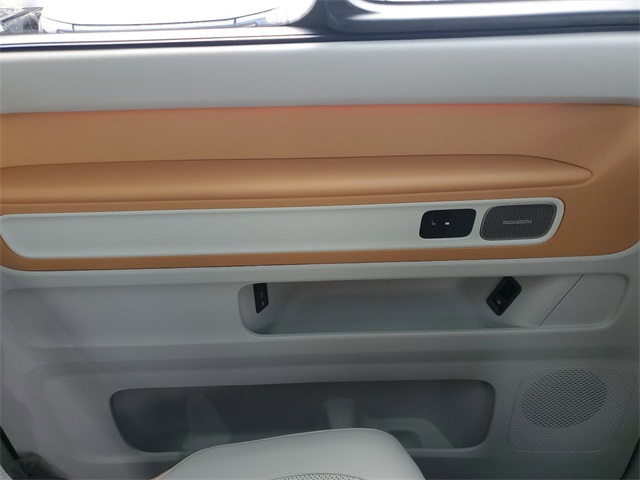 2025 Volkswagen ID. Buzz photo 13