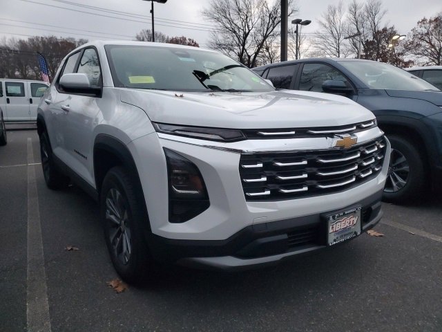 2026 Chevrolet Equinox LT photo 2