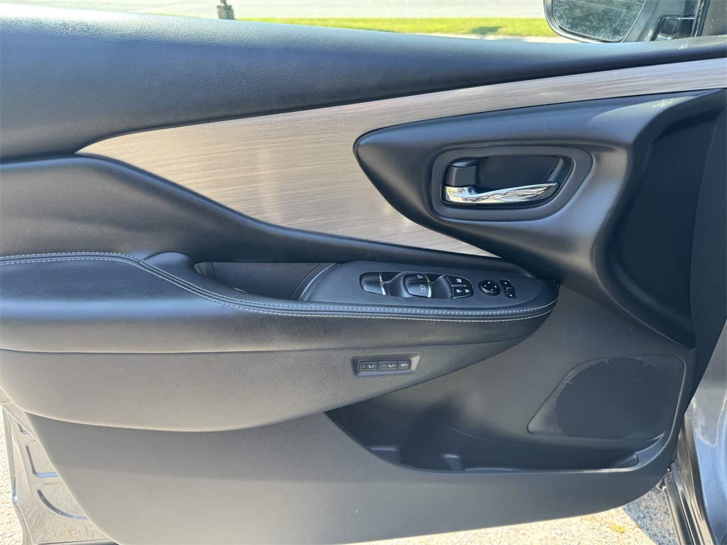 2017 Nissan Murano Platinum photo 18