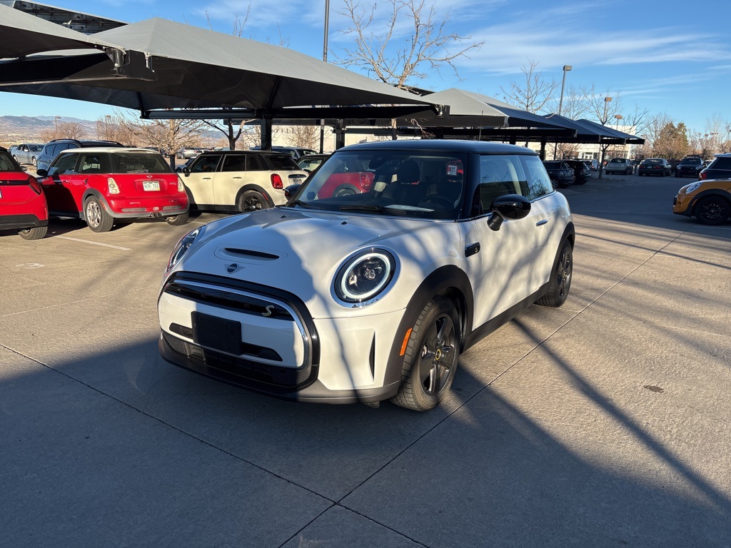 2024 MINI Hardtop 2 Door SE's photo
