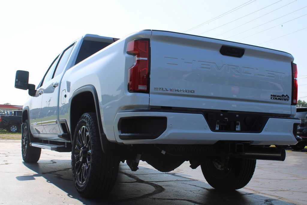 2025 Chevrolet Silverado 2500HD High Country photo 4