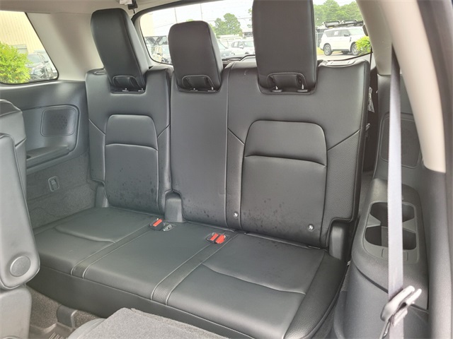 2024 Nissan Pathfinder SL photo 11