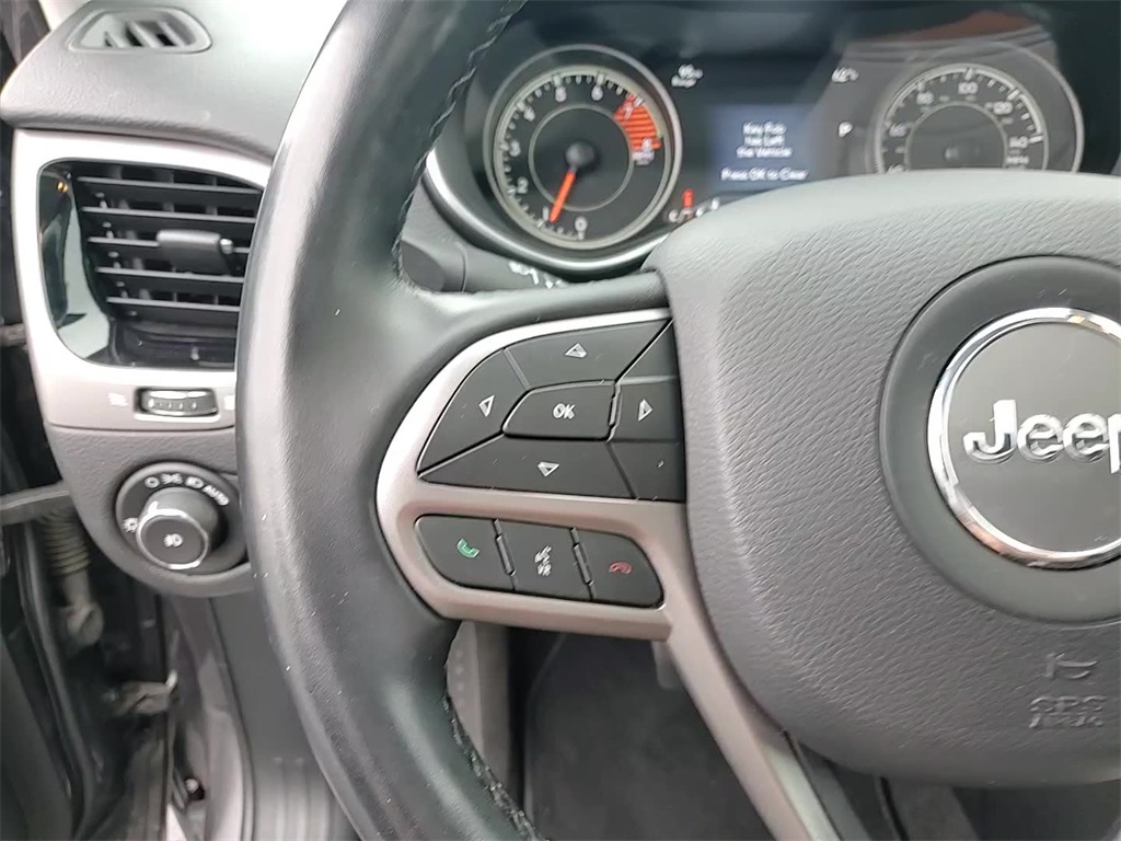 2020 Jeep Cherokee Limited photo 26
