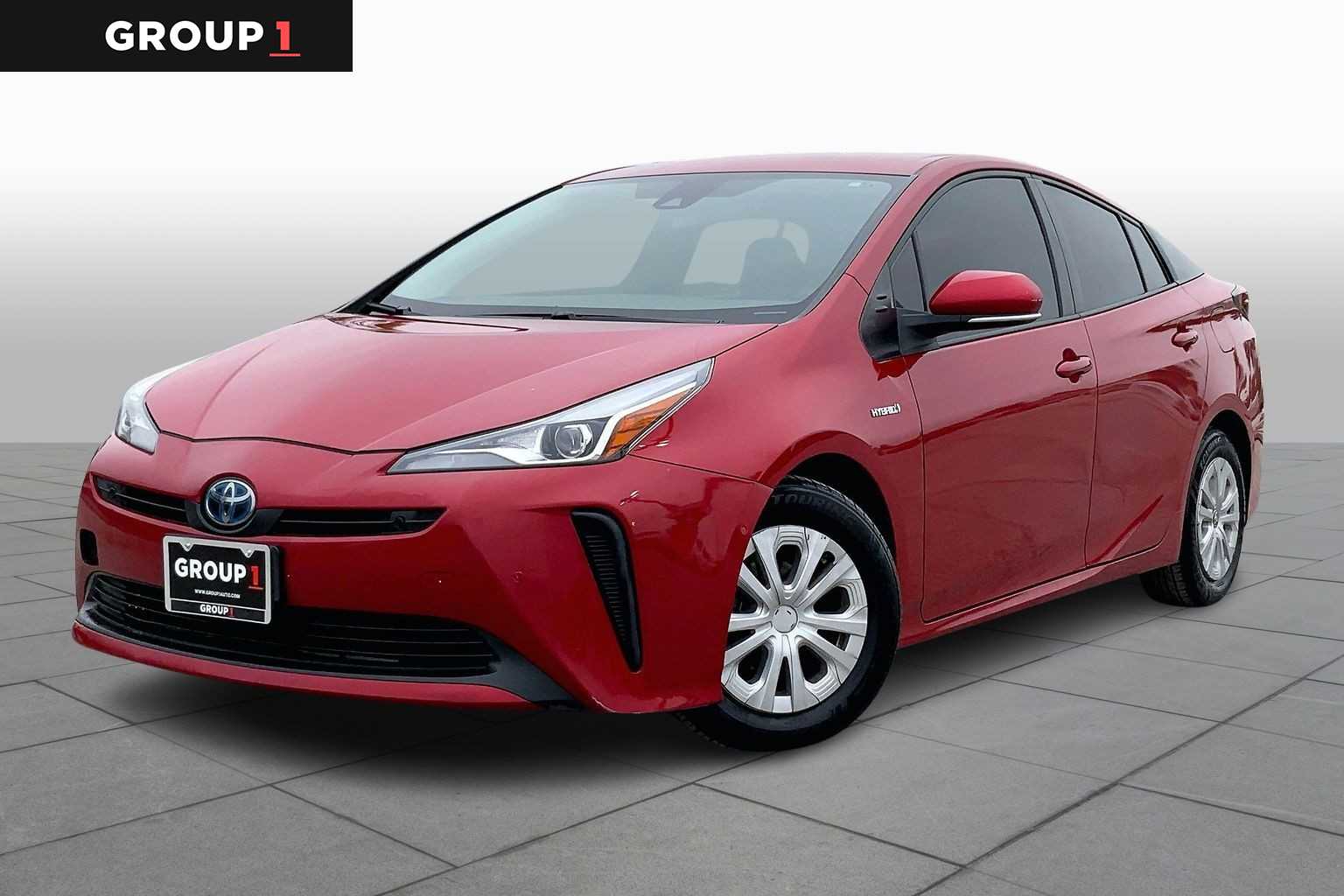 2021 Toyota Prius LE's photo