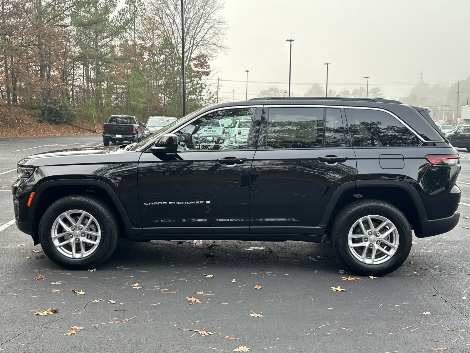 2025 Jeep Grand Cherokee Laredo X photo 2