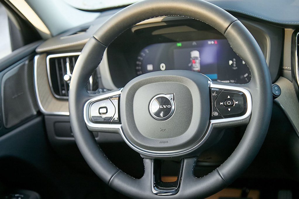 2026 VOLVO XC60 - Image 26