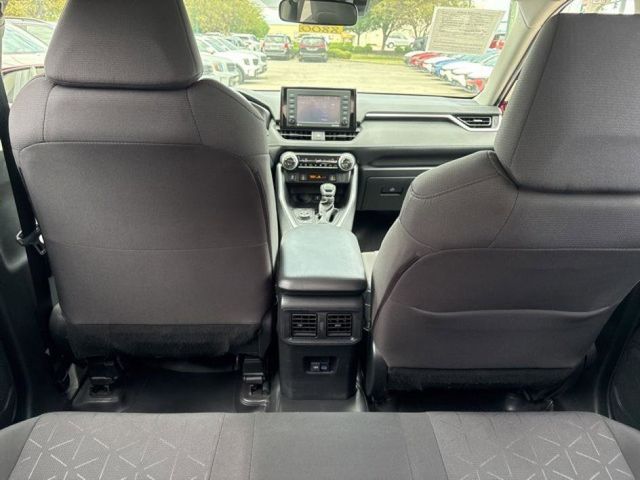 2022 Toyota RAV4 Hybrid XLE photo 28