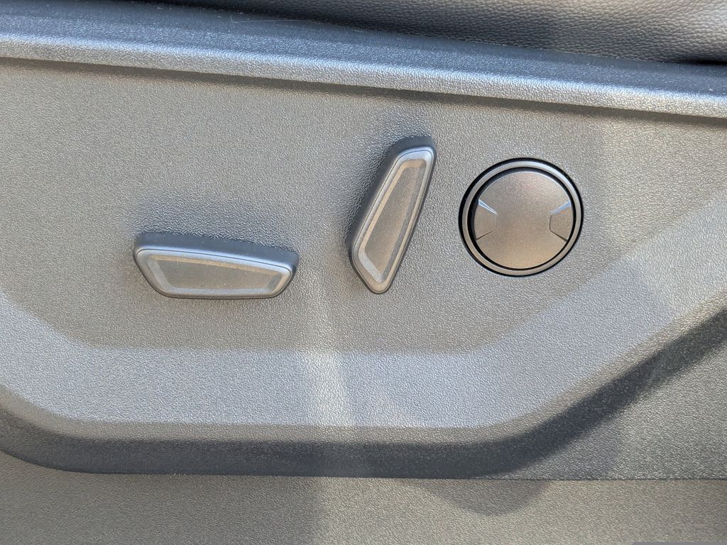 2025 Ford F-150 XLT photo 15