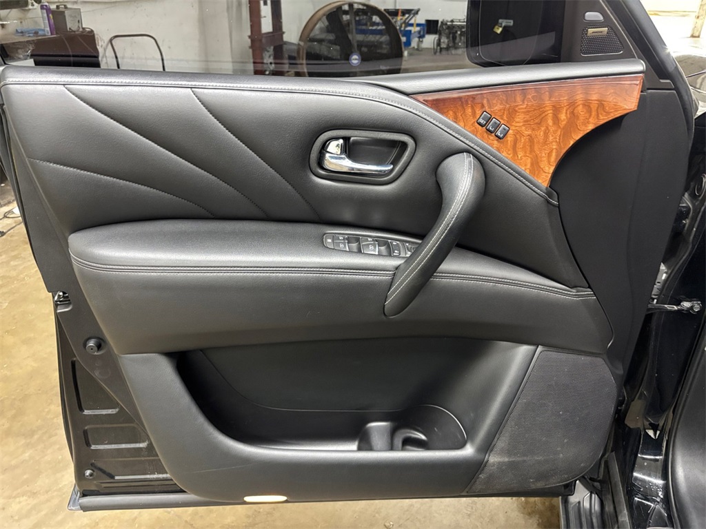 2016 Infiniti QX80 Base photo 8