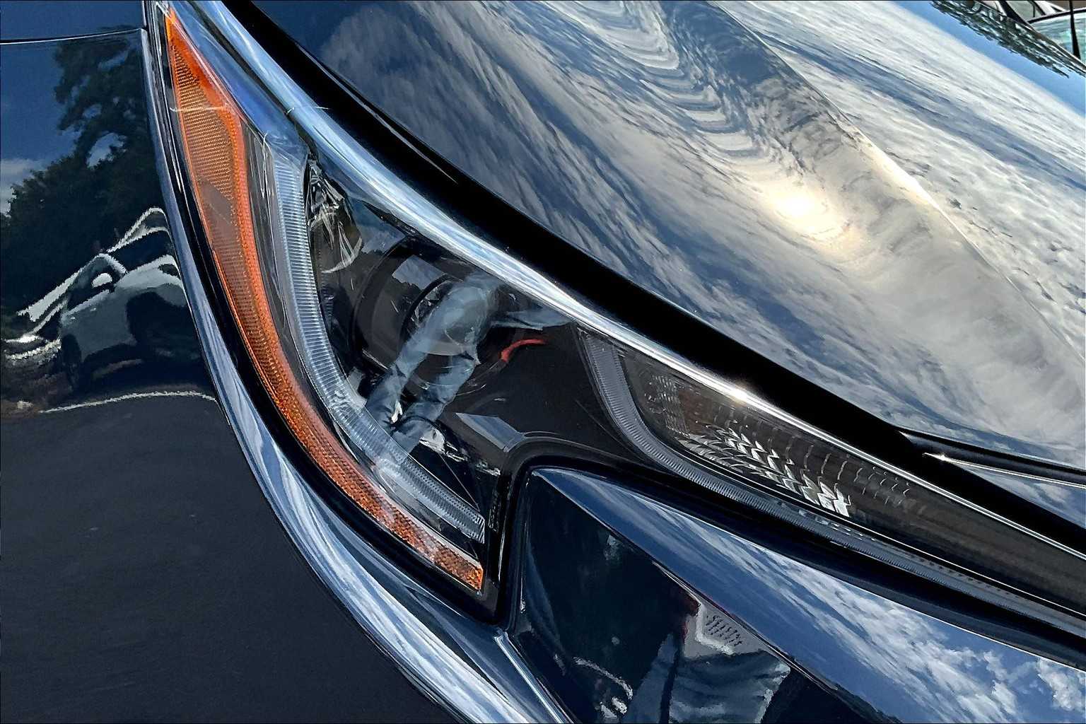 2023 Toyota Corolla LE photo 25