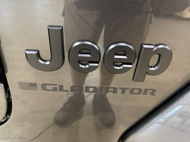 2025 Jeep Gladiator Sport S photo 11