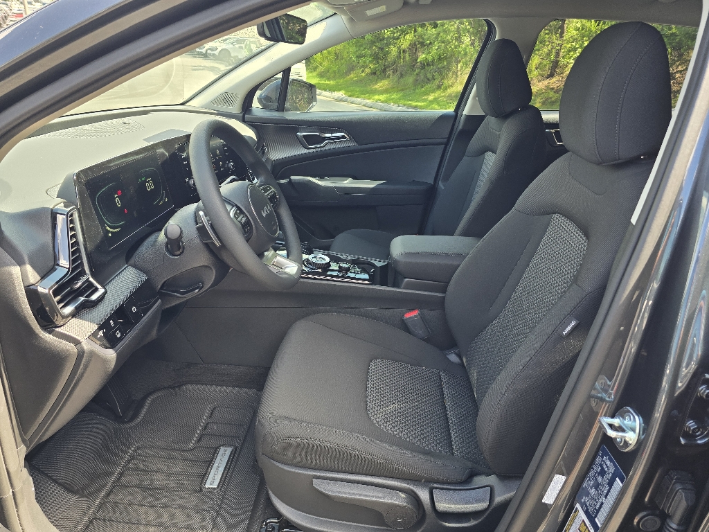 2025 Kia Sportage Hybrid LX photo 5