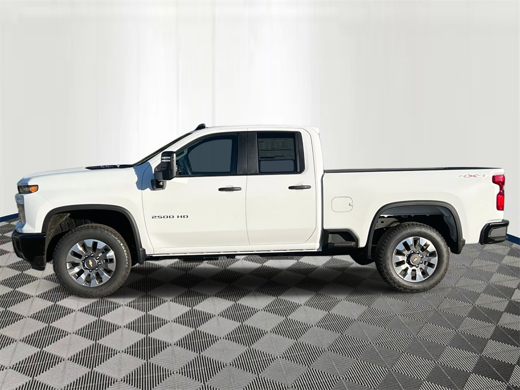 2026 Chevrolet Silverado 2500HD Custom photo 2