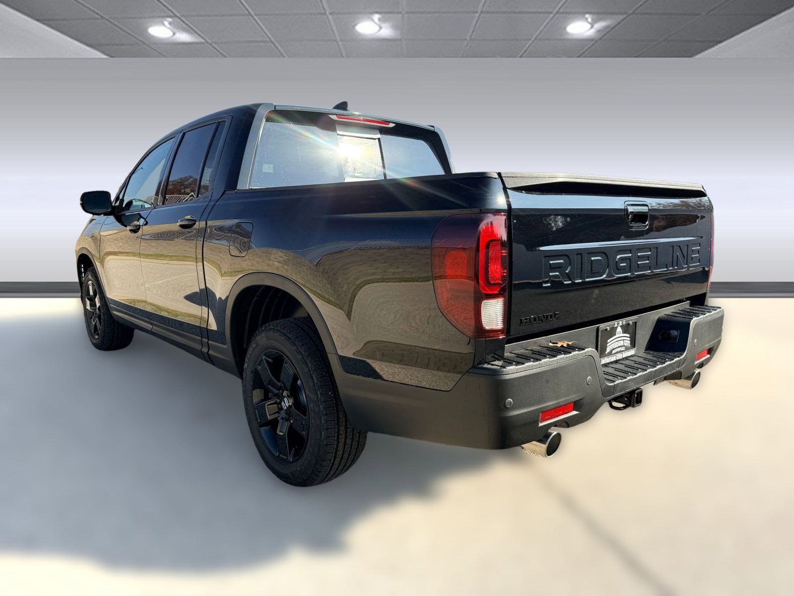 2026 Honda Ridgeline Black Edition photo 3