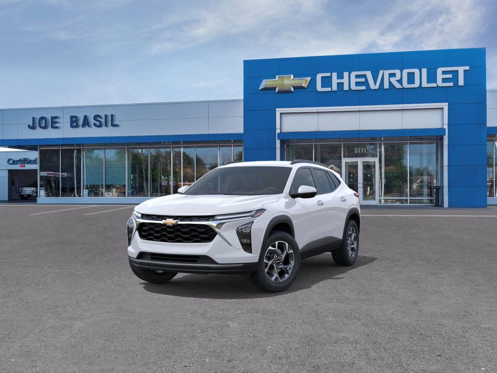 2025 Chevrolet Trax LT photo 7