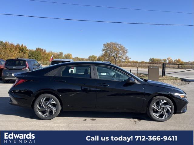 2025 Hyundai Elantra SEL Sport photo 4