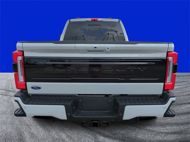 2025 Ford F-350 Platinum photo 4