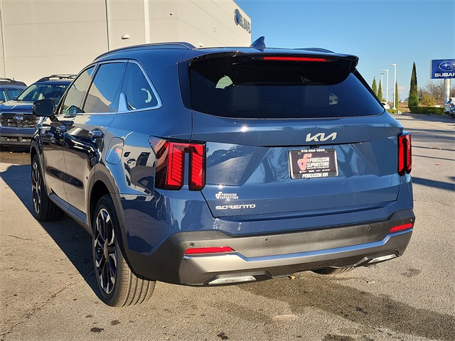 2026 Kia Sorento SX photo 2