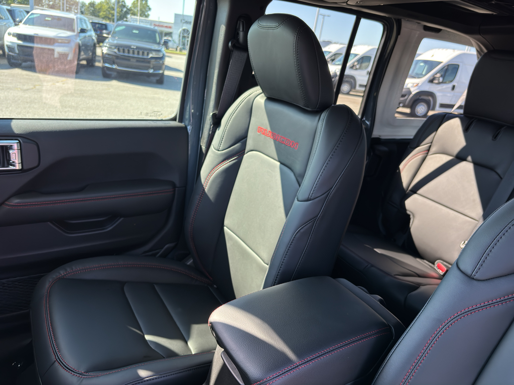 2025 Jeep Wrangler Rubicon photo 27