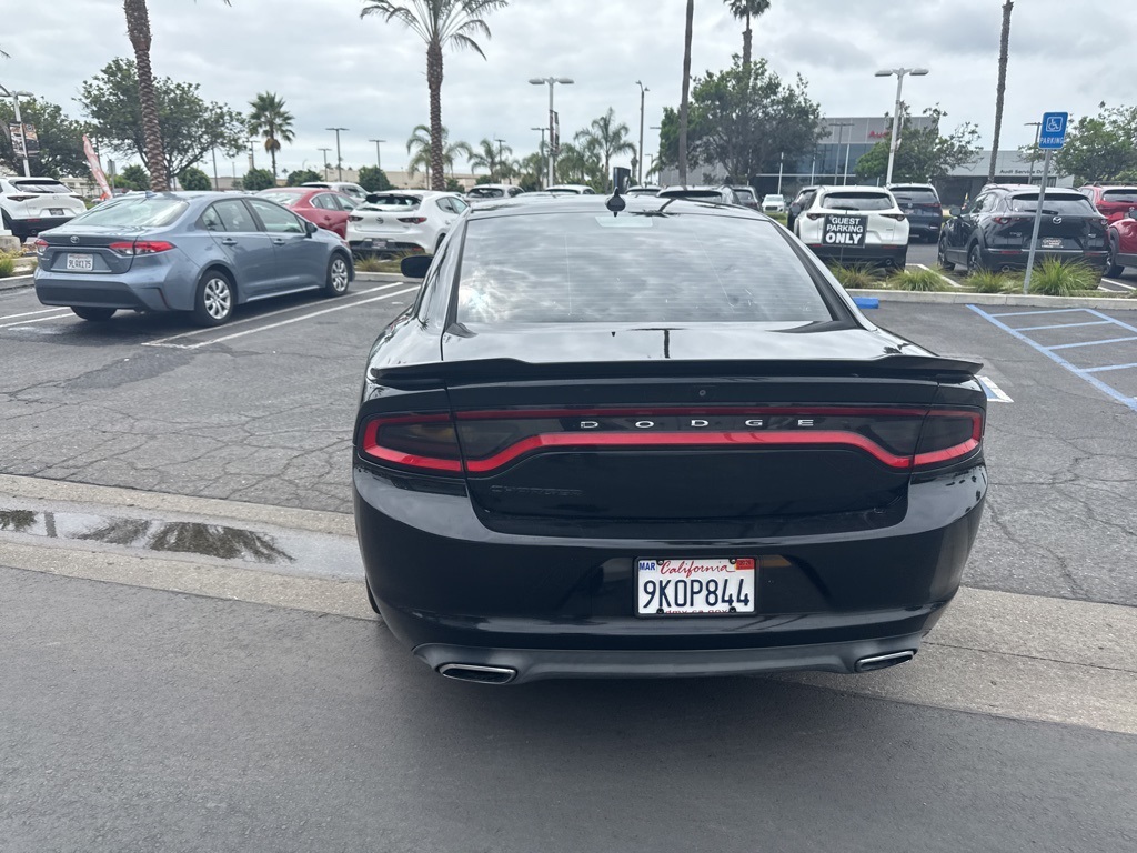 2017 Dodge Charger SXT photo 25