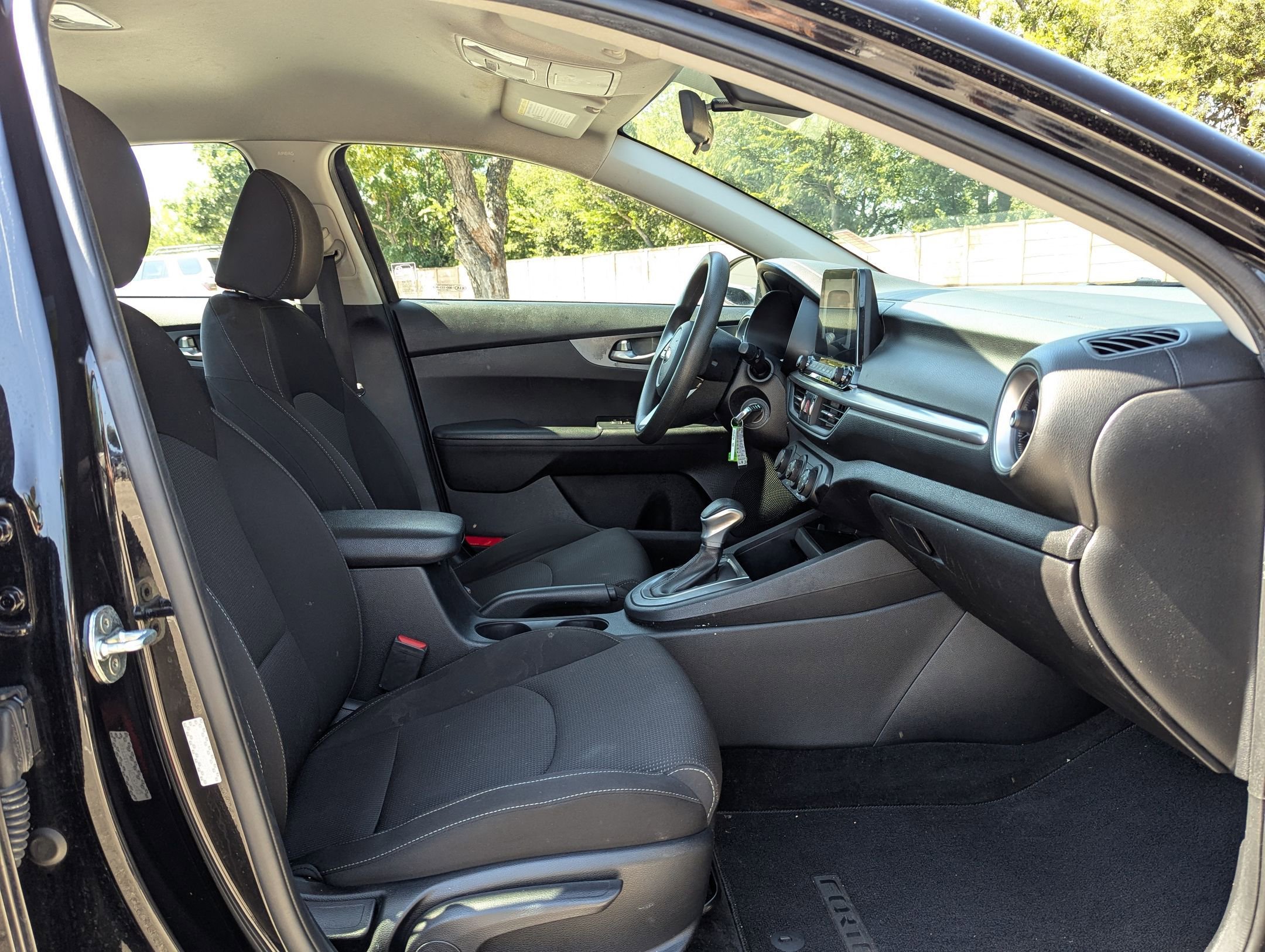 2021 Kia Forte LXS photo 23