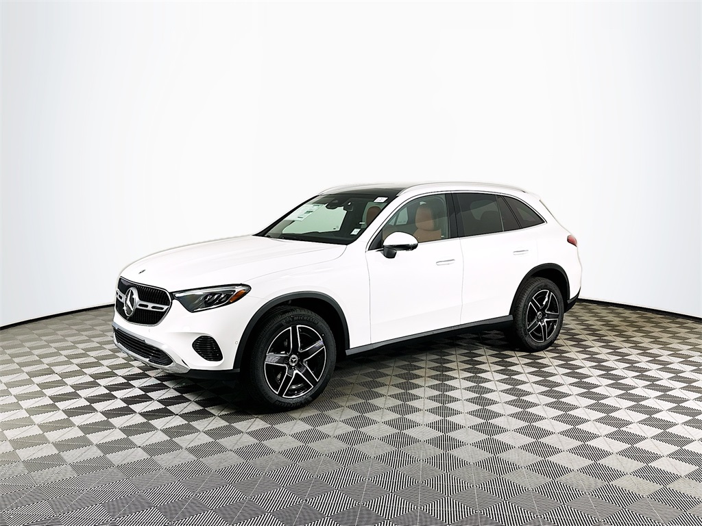 2026 Mercedes Benz GLC 300 4MATIC photo 3