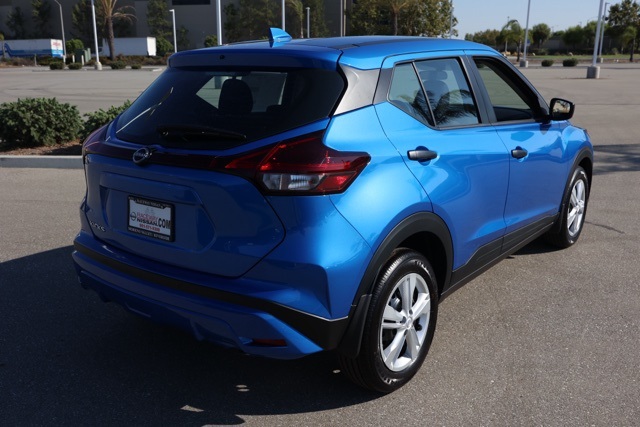2025 Nissan Kicks Play S photo 4