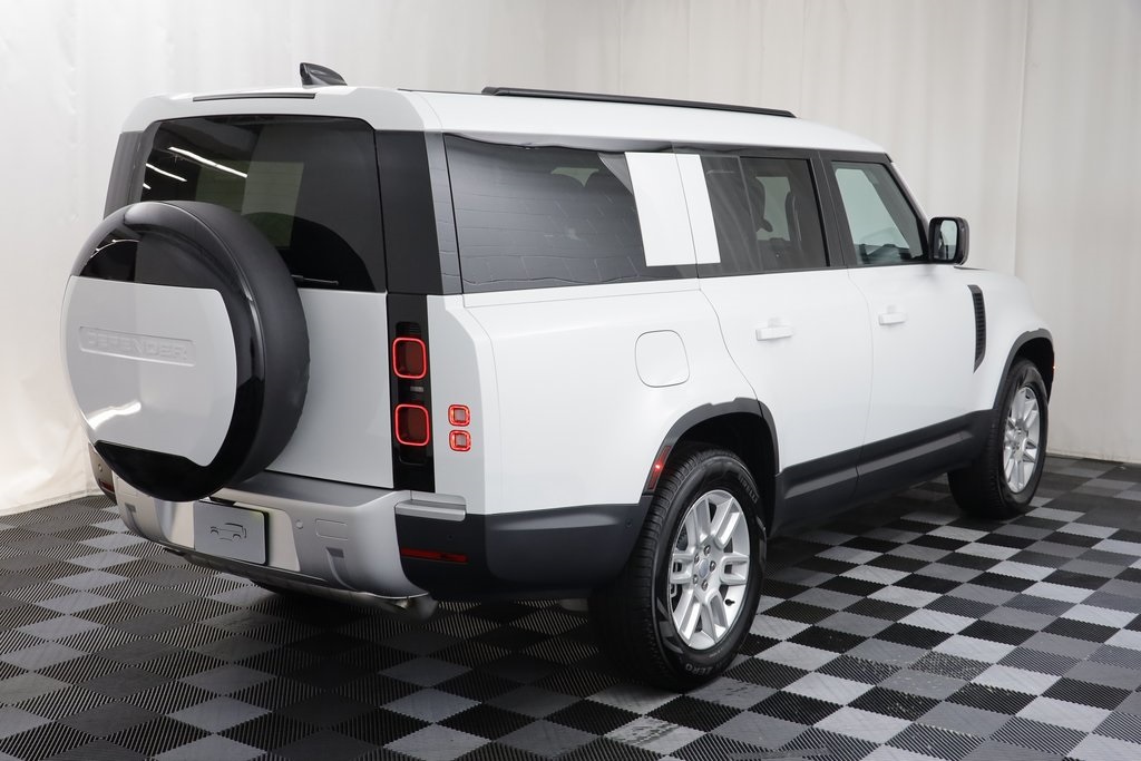 2025 Land Rover Defender 130 S photo 17