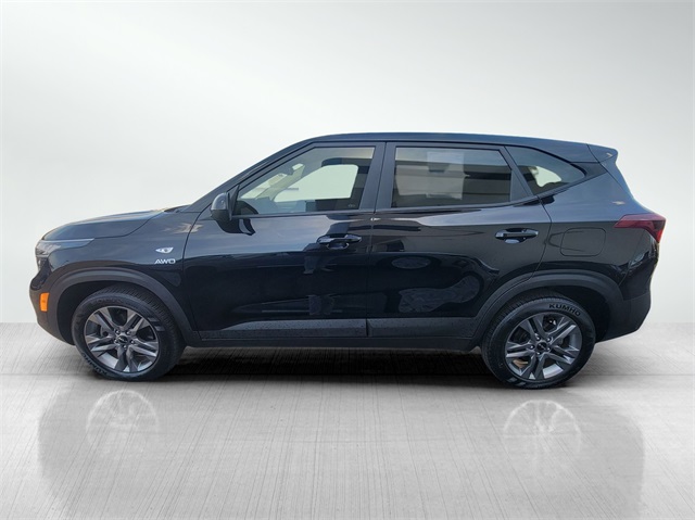 2023 Kia Seltos LX photo 7