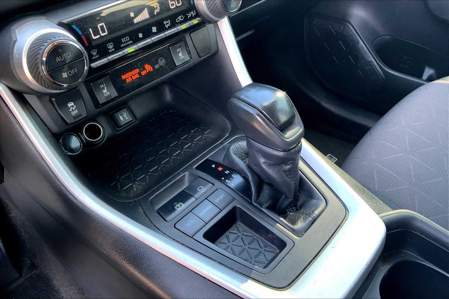 2019 Toyota RAV4 XLE photo 29