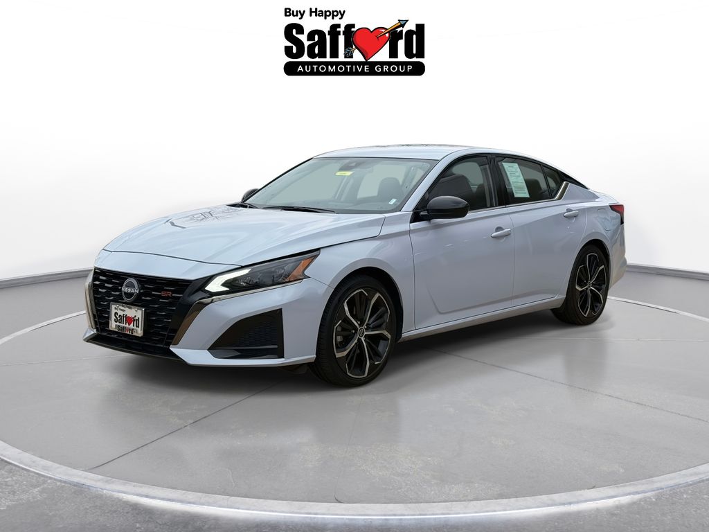 2024 Nissan Altima SR's photo