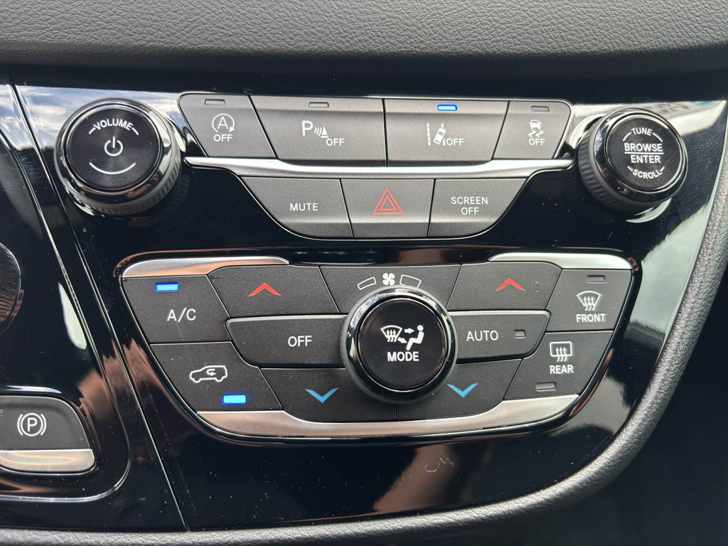 2026 Chrysler Voyager LX photo 28