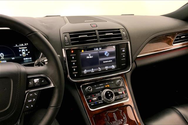2017 Lincoln Continental Premiere photo 5